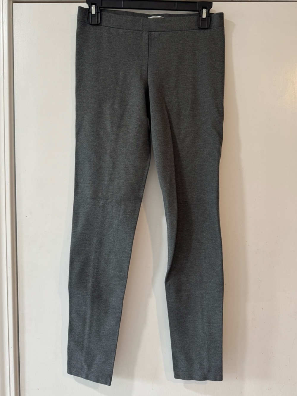 NWOT Crown & Ivy Gray Stretch Ponte Leggings Pants